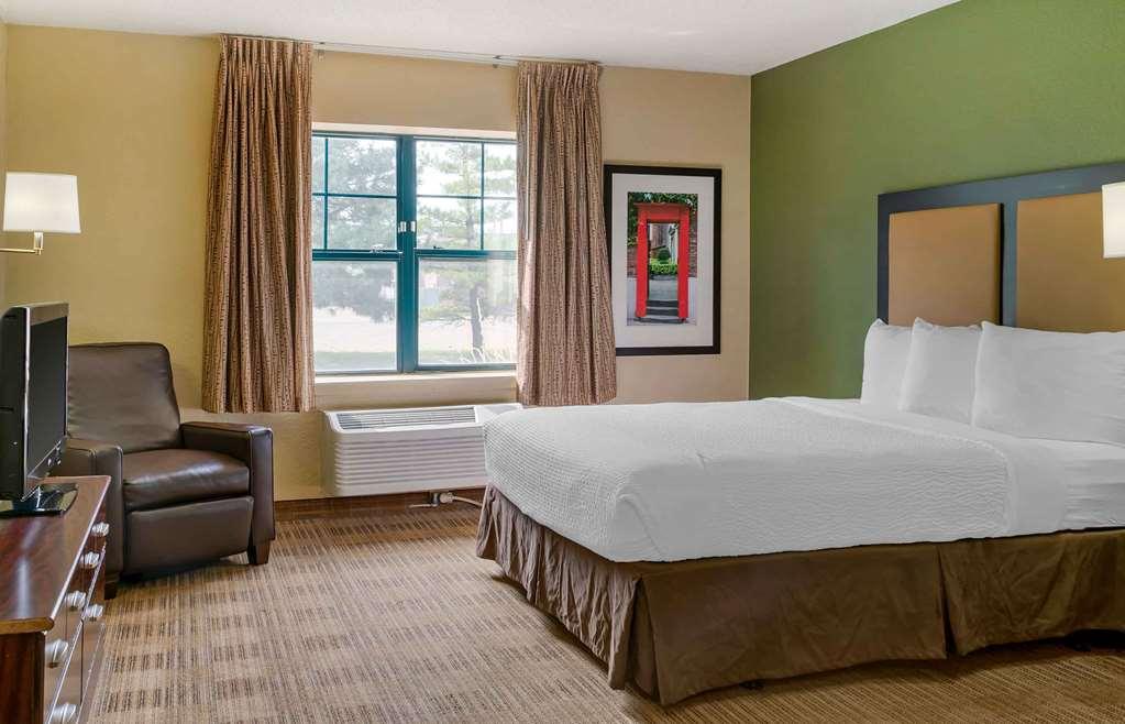 Extended Stay America Select Suites - Chicago - Naperville - West Room photo
