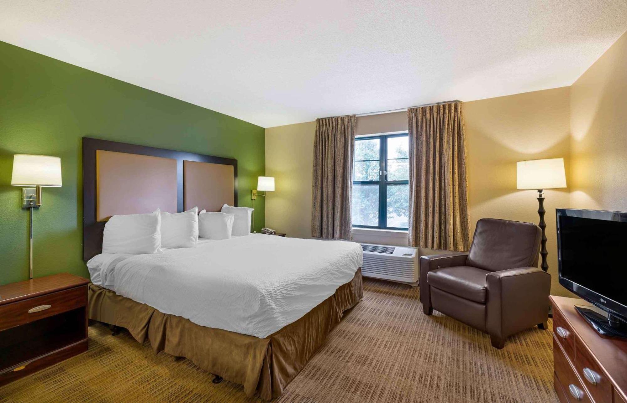 Extended Stay America Select Suites - Chicago - Naperville - West Exterior photo